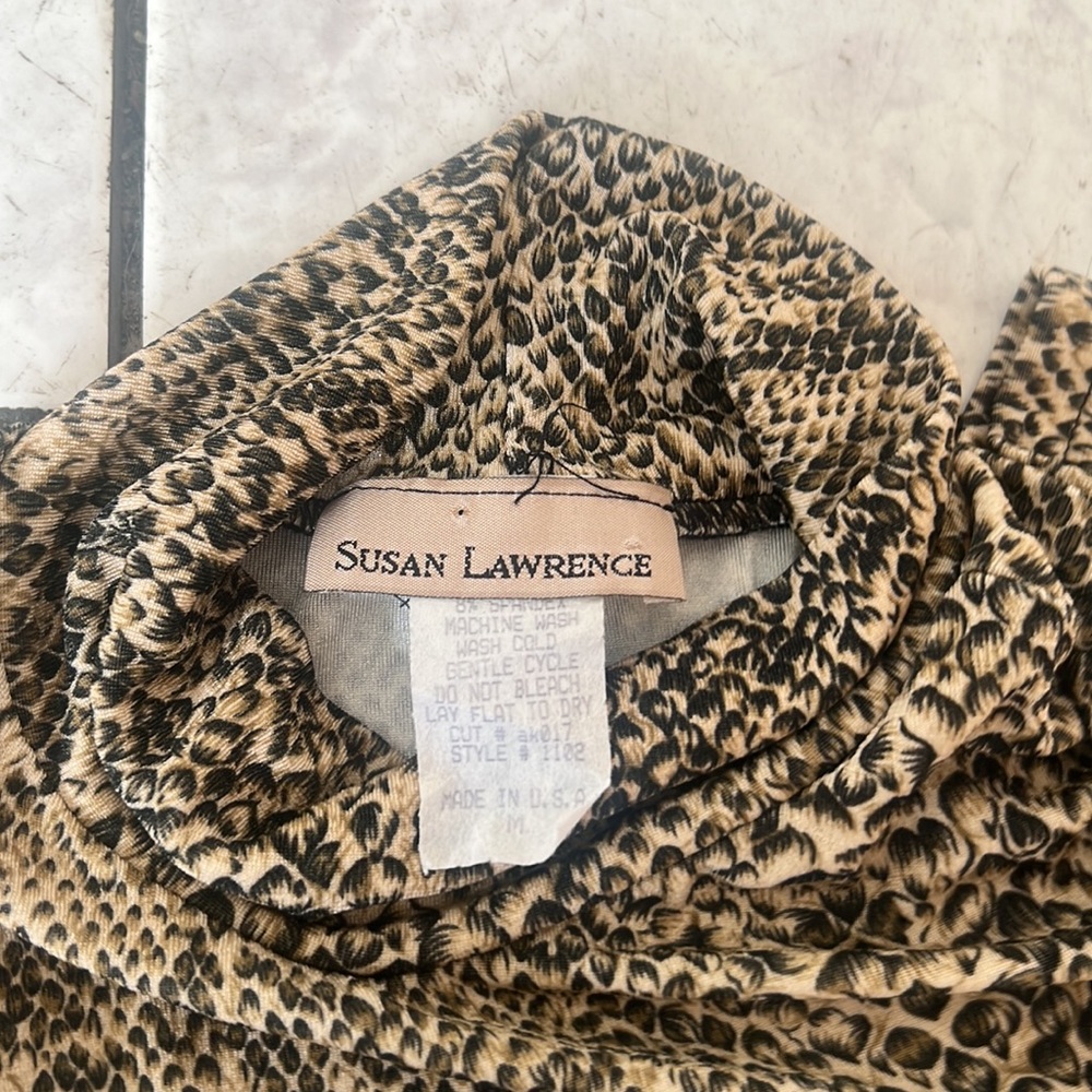 Turtle neck, shortsleeved printed shirt - Picture 3 of 3